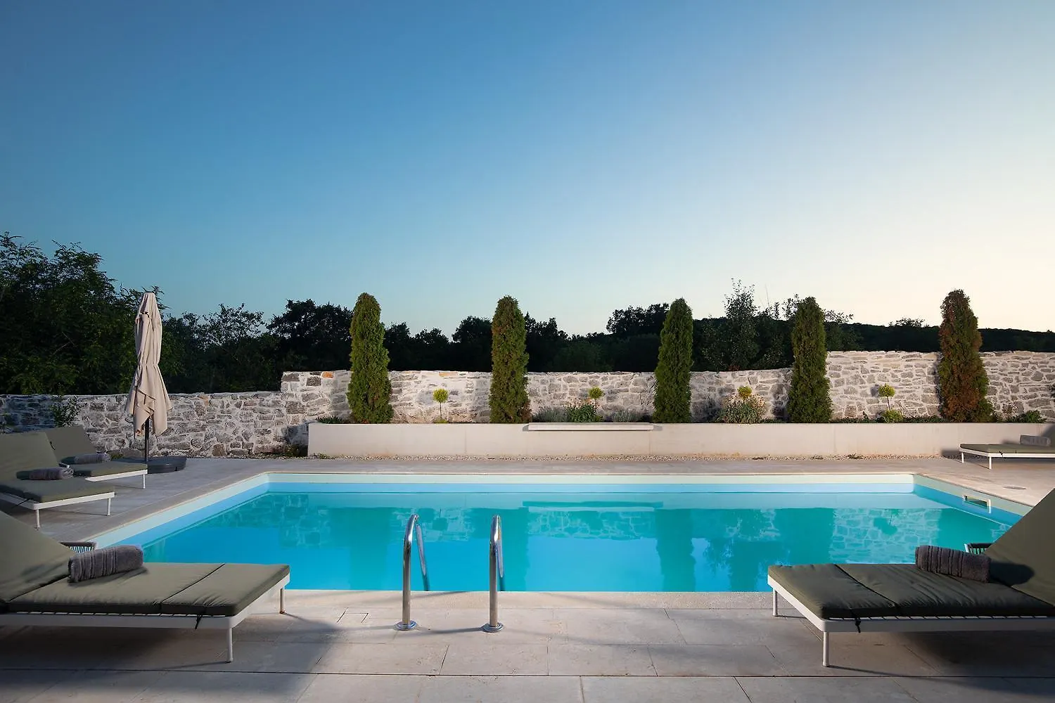 Villa Stanza Campitelli For Up To 21 People In Central Istria With Private Pool And Pet Friendly 巴莱 克罗地亚